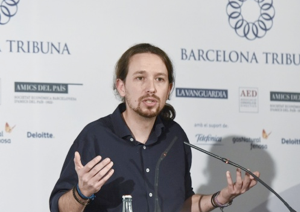 Barcelona tribuna amb Pablo Iglesias