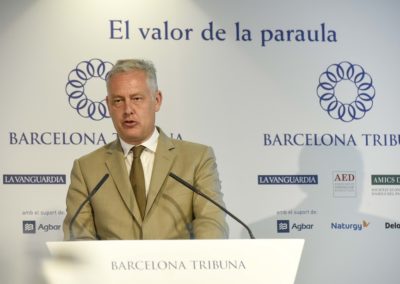 Simon manley a Barcelona Tribuna